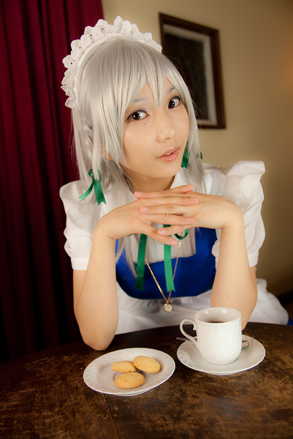 cosplay美女套图 c77 Sakuya Izayoi　白丝假发扮相(1)